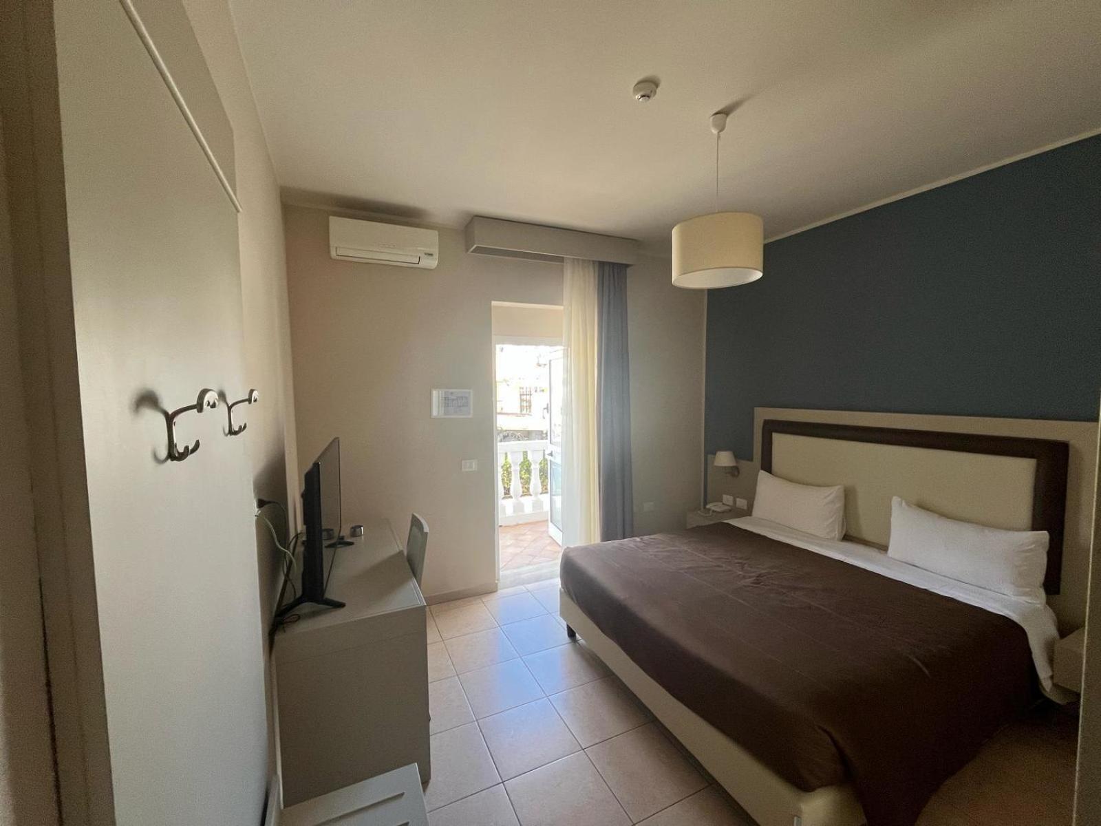 Mediterranean Boutique Hotel Тропеа Екстериор снимка