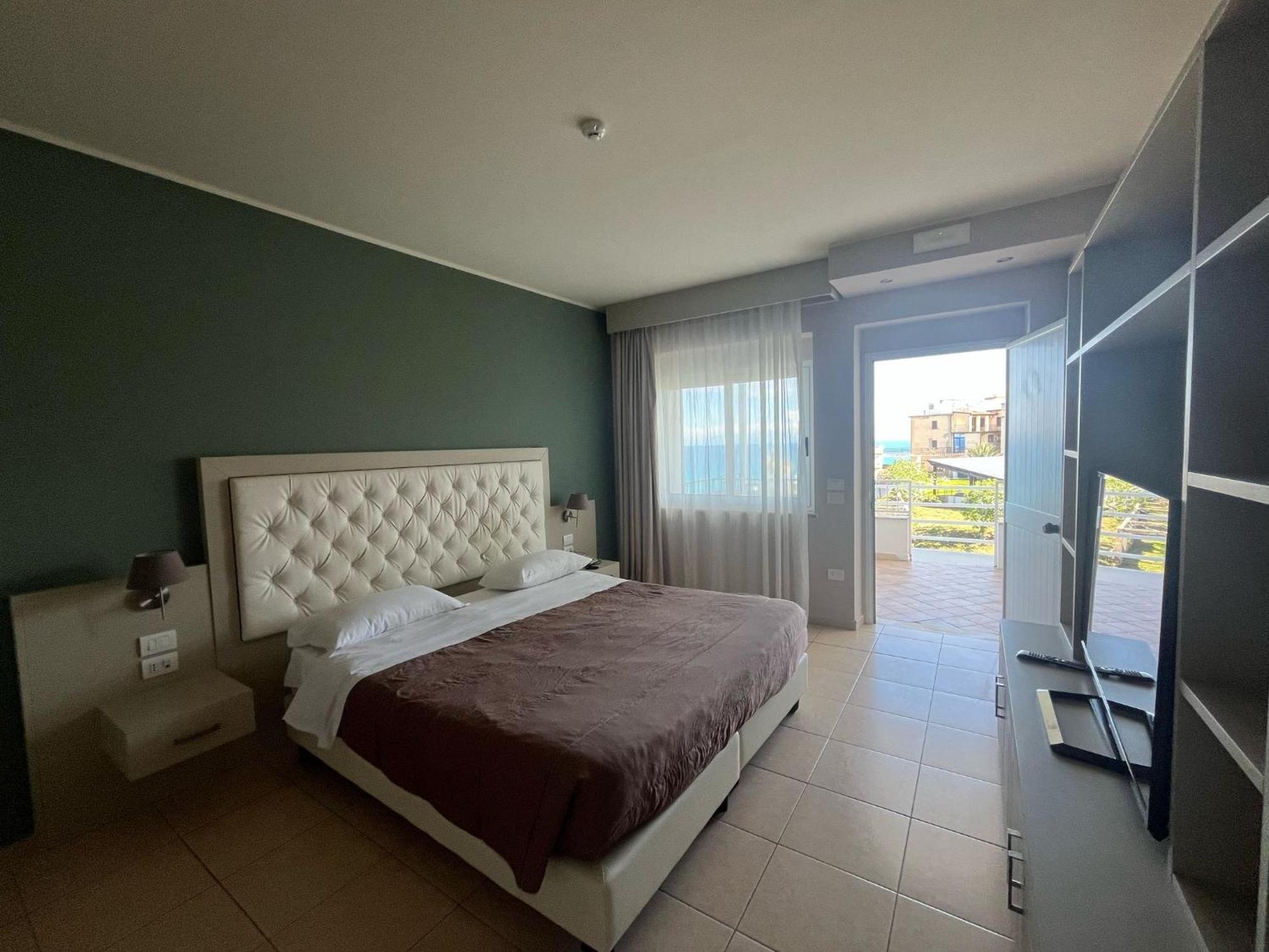 Mediterranean Boutique Hotel Тропеа Екстериор снимка